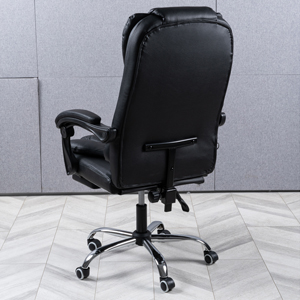 Компьютерное кресло BOSS черное