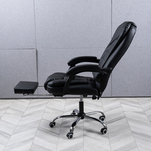 Компьютерное кресло BOSS черное